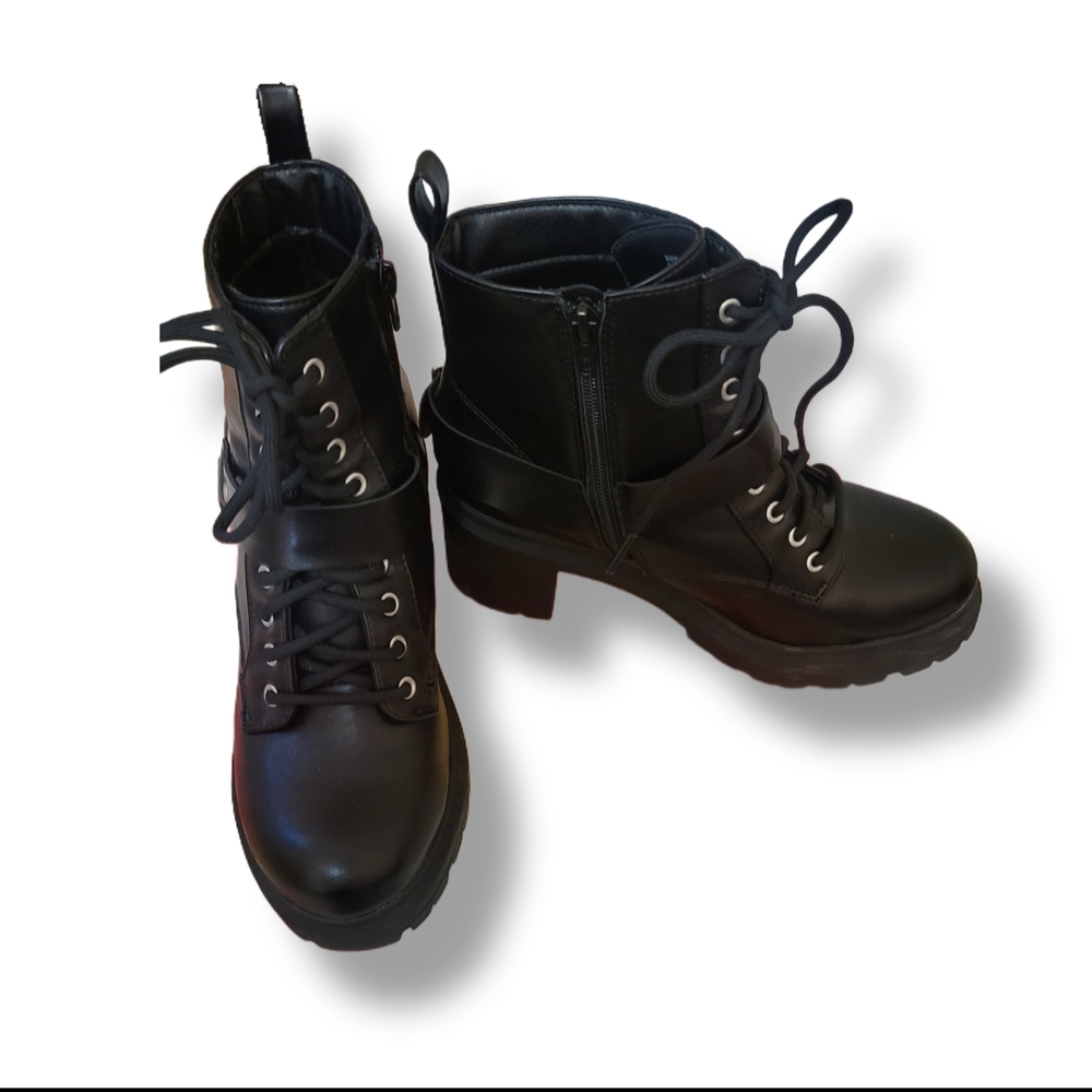 🌿No Boundaries Size 7 Wide Black Faux Leather Moto Boots Chunky Block Heels - Picture 6 of 15